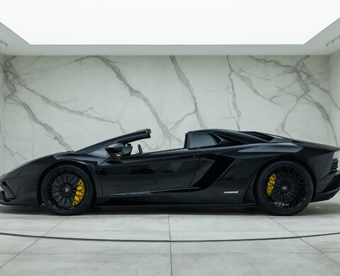 Lamborghini Aventador LP 740-4 S ROADSTER 