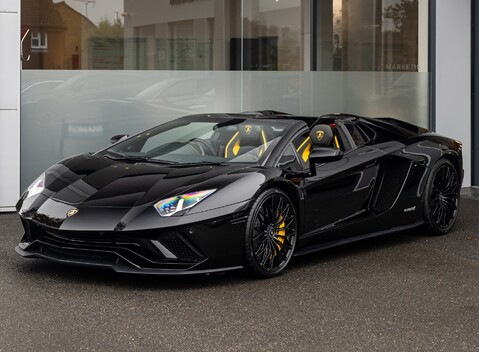 Lamborghini Aventador LP 740-4 S ROADSTER 2