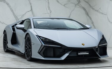 Lamborghini Revuelto 13