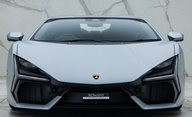 Lamborghini Revuelto 11