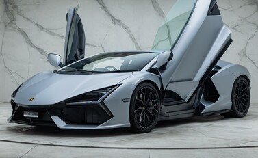 Lamborghini Revuelto 7