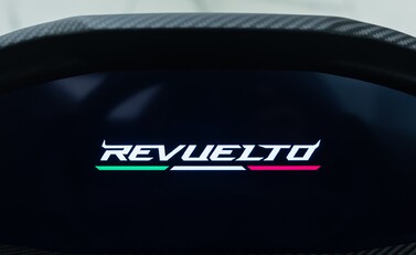 Lamborghini Revuelto 24