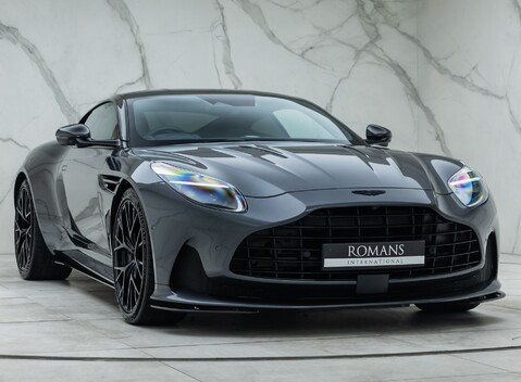 Aston Martin DB12 V8 10