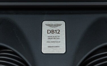 Aston Martin DB12 V8 46