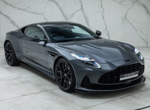 Aston Martin DB12 V8 12