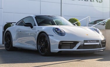 Porsche 911 Carrera 4 GTS (992) 2