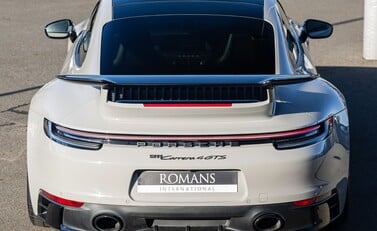 Porsche 911 Carrera 4 GTS (992) 4