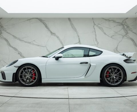 Porsche Cayman GT4 (718)