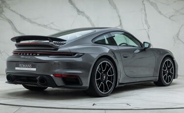 Porsche 911 Turbo S (992) 7