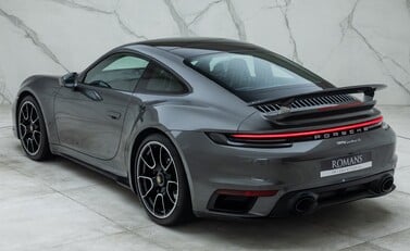 Porsche 911 Turbo S (992) 13