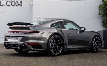 Porsche 911 Turbo S (992) 3