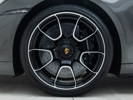 Porsche 911 Turbo S (992)