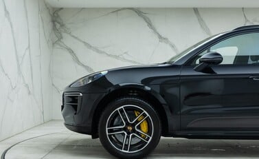 Porsche Macan TURBO 35