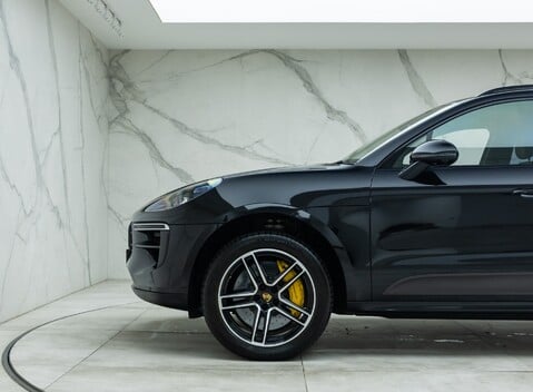 Porsche Macan TURBO 35