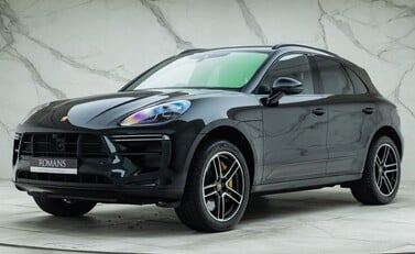 Porsche Macan TURBO 1