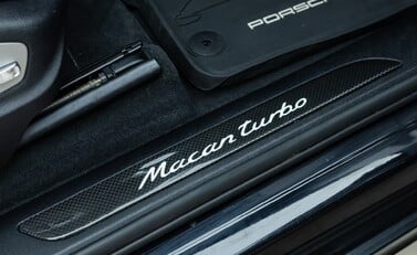 Porsche Macan TURBO 24