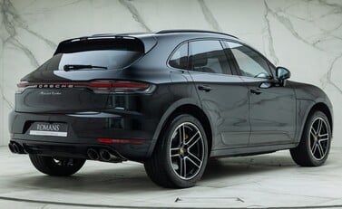 Porsche Macan TURBO 4