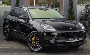 Porsche Macan TURBO 2