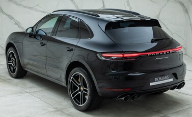 Porsche Macan TURBO 10