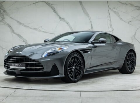 Aston Martin DB12 V8 1