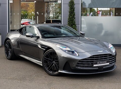 Aston Martin DB12 V8 2