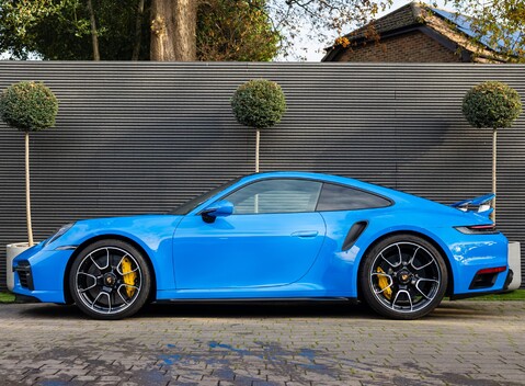 Porsche 911 Turbo S (992) 3