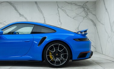 Porsche 911 Turbo S (992) 38