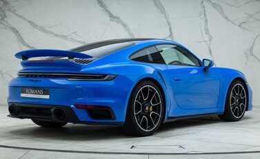 Porsche 911 Turbo S (992) 6