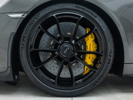 Porsche 911 GT3 (991)