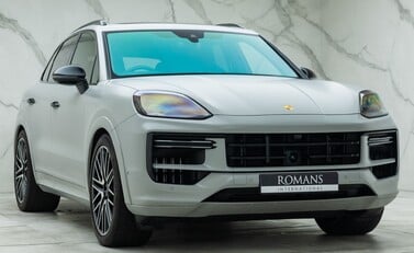 Porsche Cayenne TURBO E-HYBRID 9