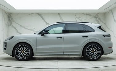 Porsche Cayenne TURBO E-HYBRID 5