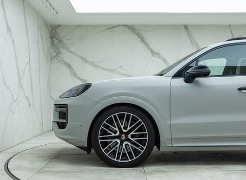 Porsche Cayenne TURBO E-HYBRID 42