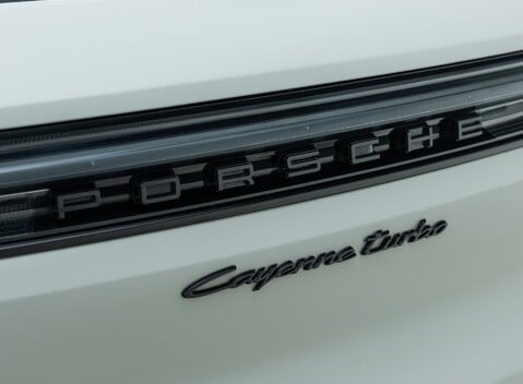 Porsche Cayenne TURBO E-HYBRID 39