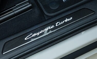 Porsche Cayenne TURBO E-HYBRID 28