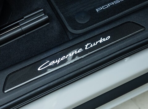 Porsche Cayenne TURBO E-HYBRID 28