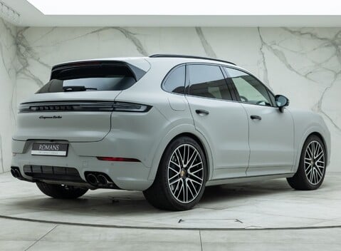 Porsche Cayenne TURBO E-HYBRID 6