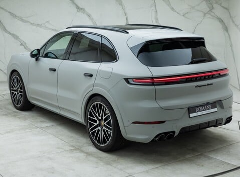 Porsche Cayenne TURBO E-HYBRID 12