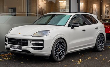 Porsche Cayenne TURBO E-HYBRID 2