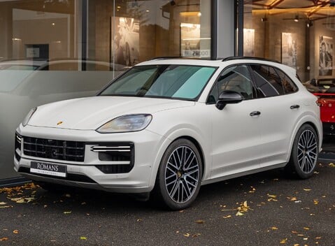 Porsche Cayenne TURBO E-HYBRID 2