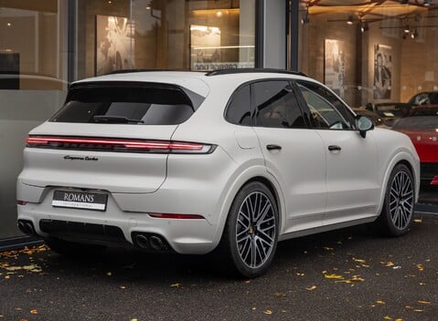 Porsche Cayenne TURBO E-HYBRID 4