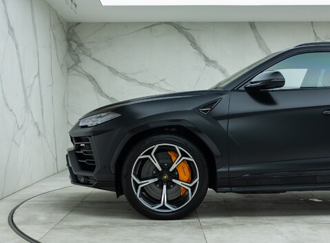 Lamborghini Urus 38