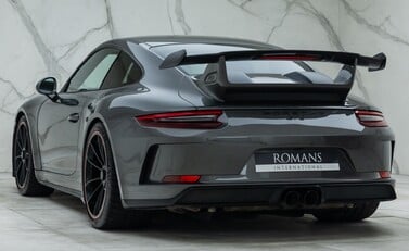 Porsche 911 GT3 (991.2) 10