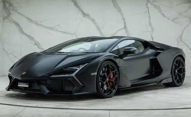 Lamborghini Revuelto 1