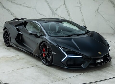 Lamborghini Revuelto 11