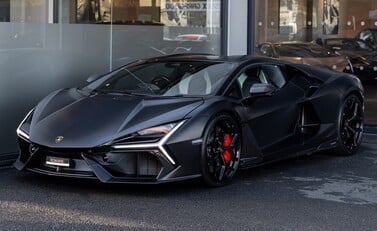 Lamborghini Revuelto 2