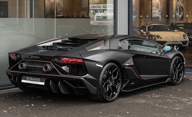 Lamborghini Aventador LP 780-4 ULTIMAE 4