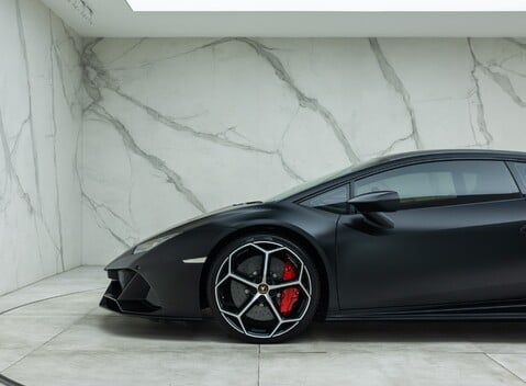 Lamborghini Huracan LP 640-4 EVO 33