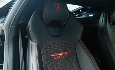 Lamborghini Huracan LP 640-4 EVO 15