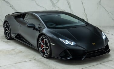 Lamborghini Huracan LP 640-4 EVO 11