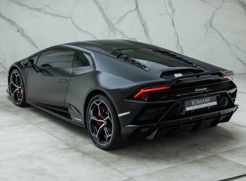 Lamborghini Huracan LP 640-4 EVO 12